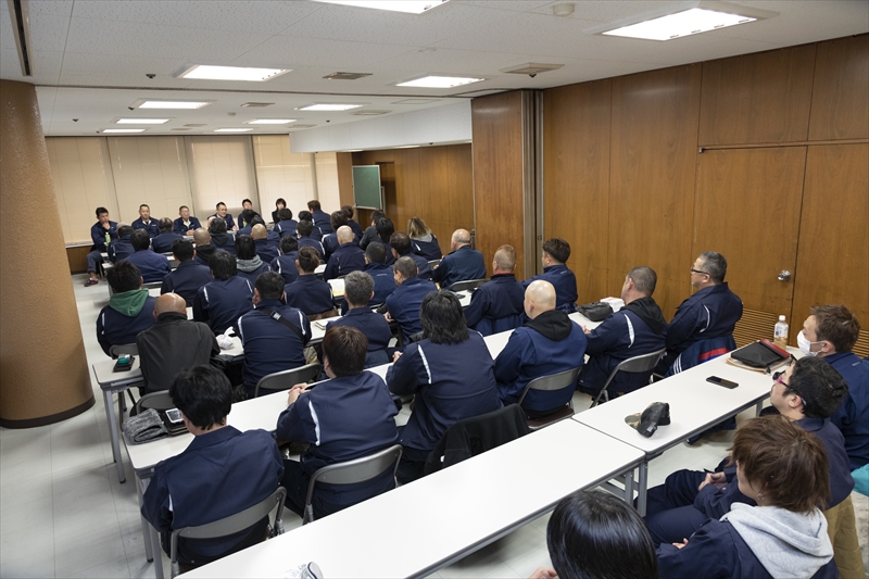 社員と大切な商品を安全に届ける為、</br>法令遵守を徹底しています