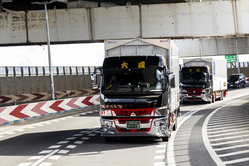 社員と大切な商品を安全に届ける為、</br>法令遵守を徹底しています